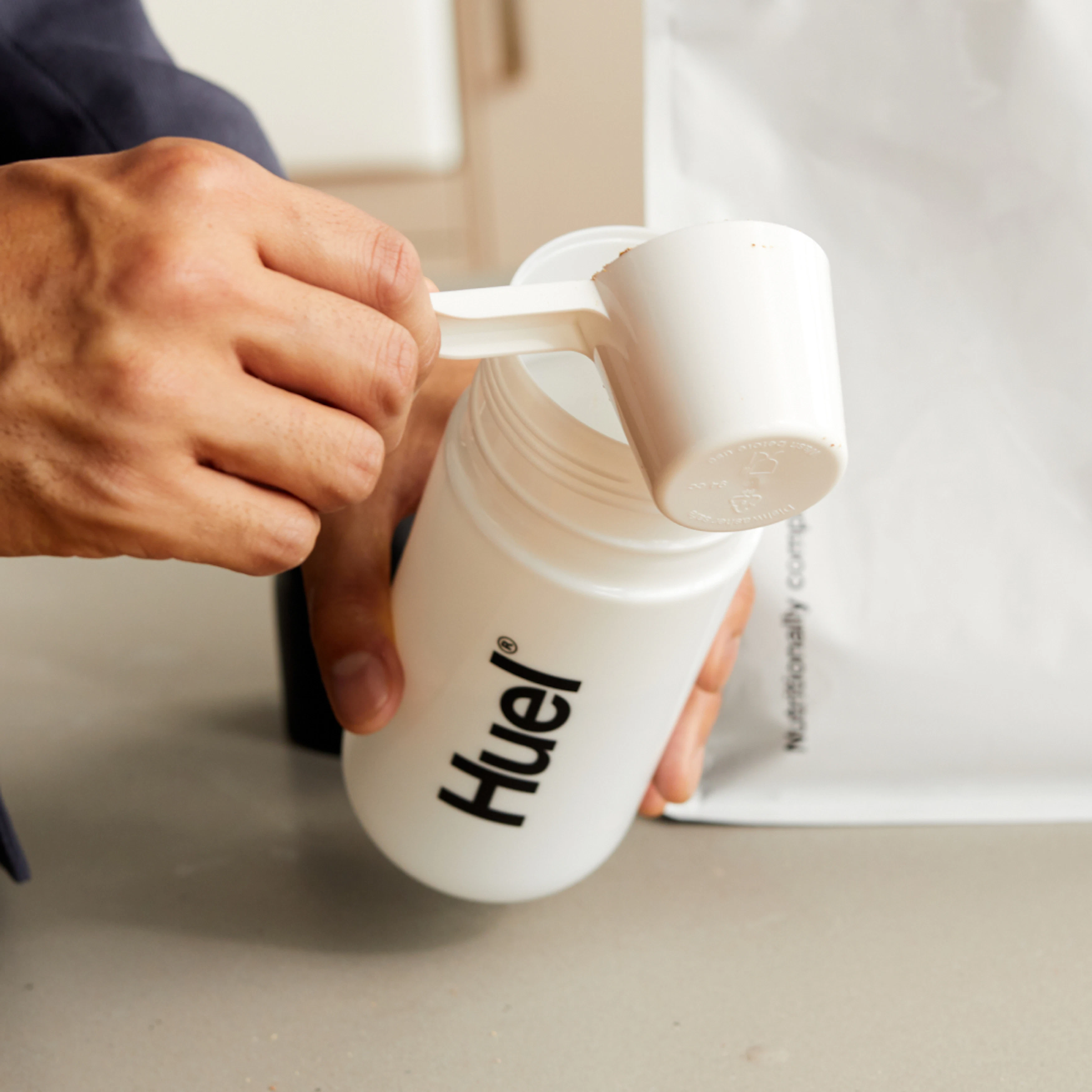Huel ブラックエディション バニラ味 スプーン付き 見にくかっ